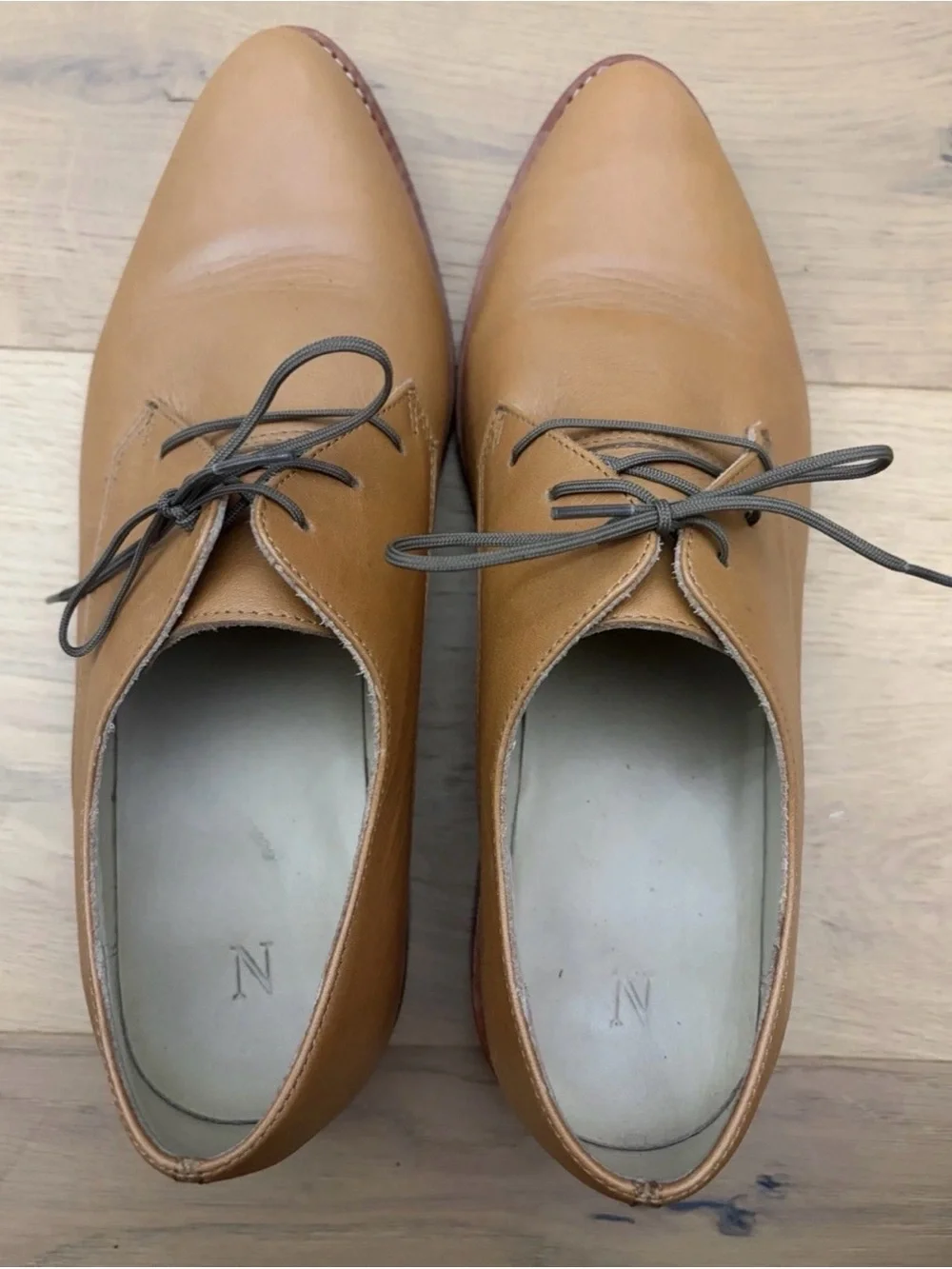 Women’s Tan Leather oxfords— Sleek Lace-Up Dress Shoe